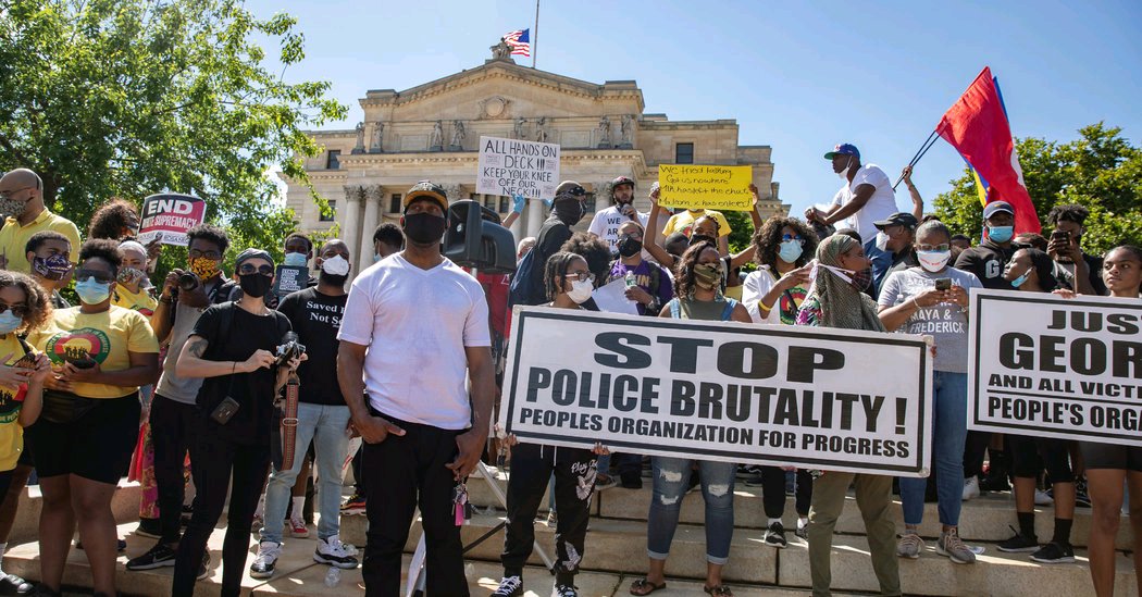 An estimated 12,000 protesters marched in Newark on May 30, 2020. Photo credit: Jeenah Moon/Reuters